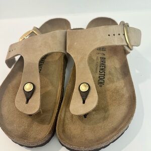 NEW Birkenstock Tan Sandals with Gold Accents sz 40